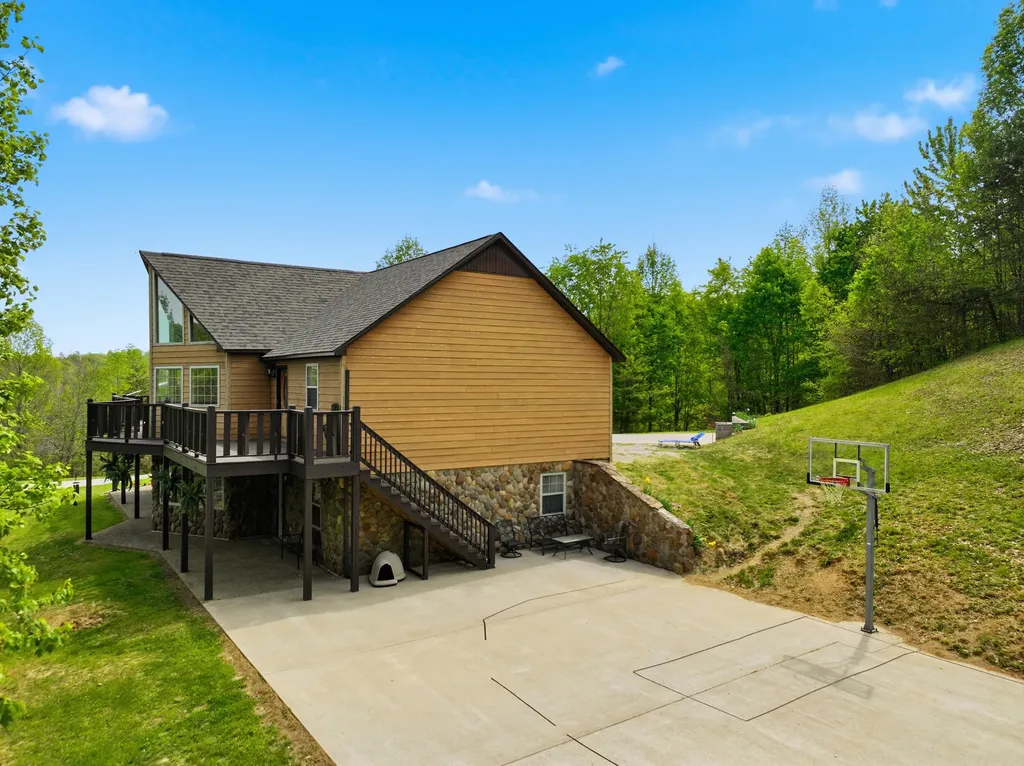 60 Crooked Hill Road London KY 40741