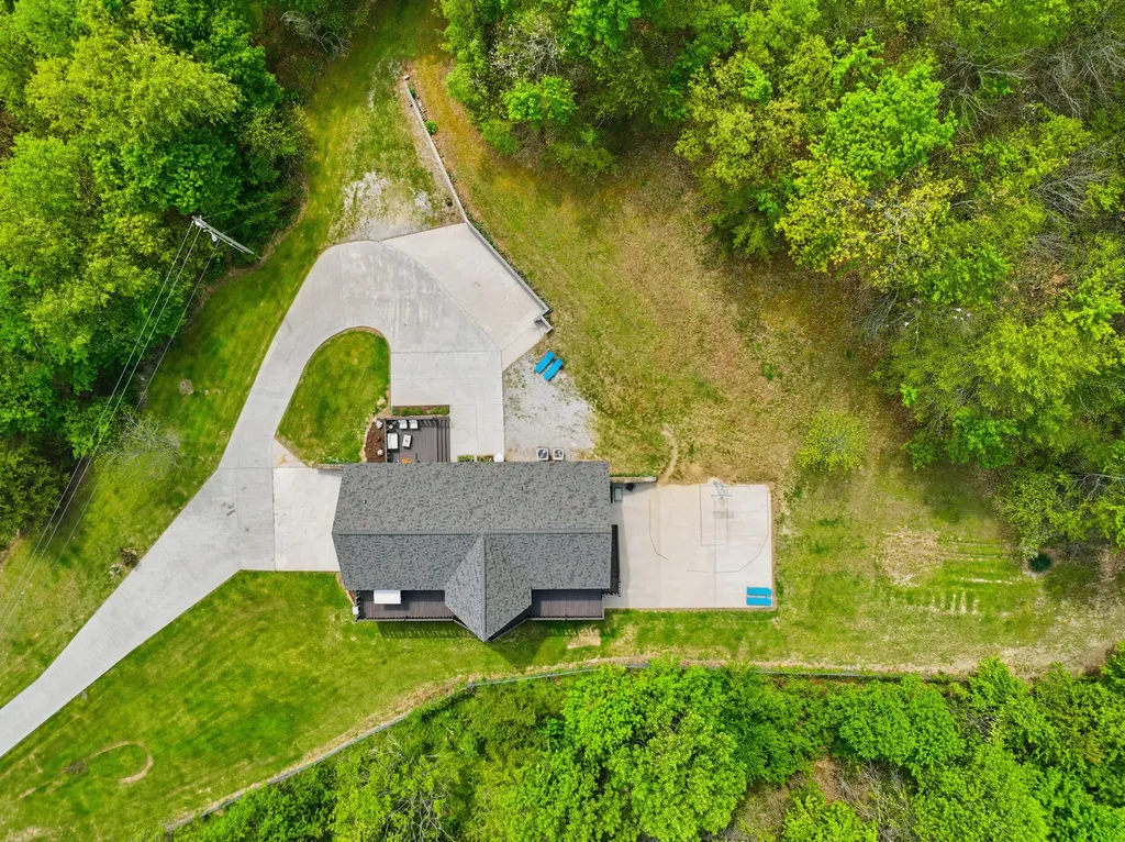 60 Crooked Hill Road London KY 40741