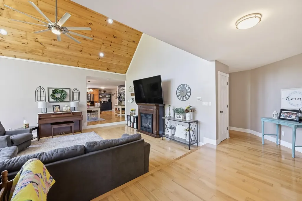 60 Crooked Hill Road London KY 40741