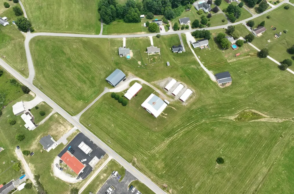 5689 State Highway 290 Mckee KY 40447