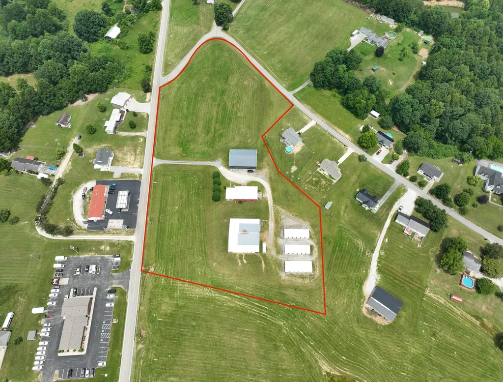 5689 State Highway 290 Mckee KY 40447