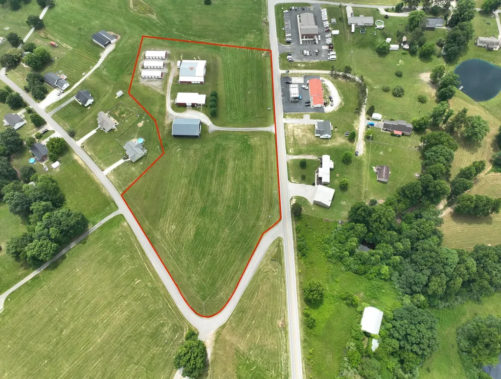 5689 State Highway 290 Mckee KY 40447