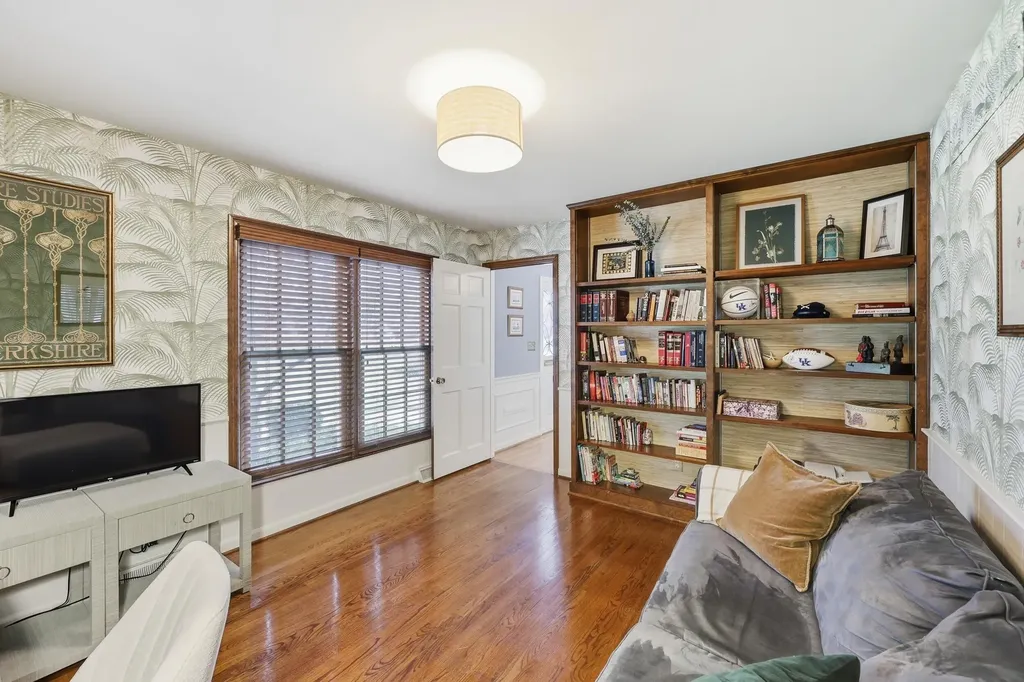 828 Cahaba Road Lexington KY 40502