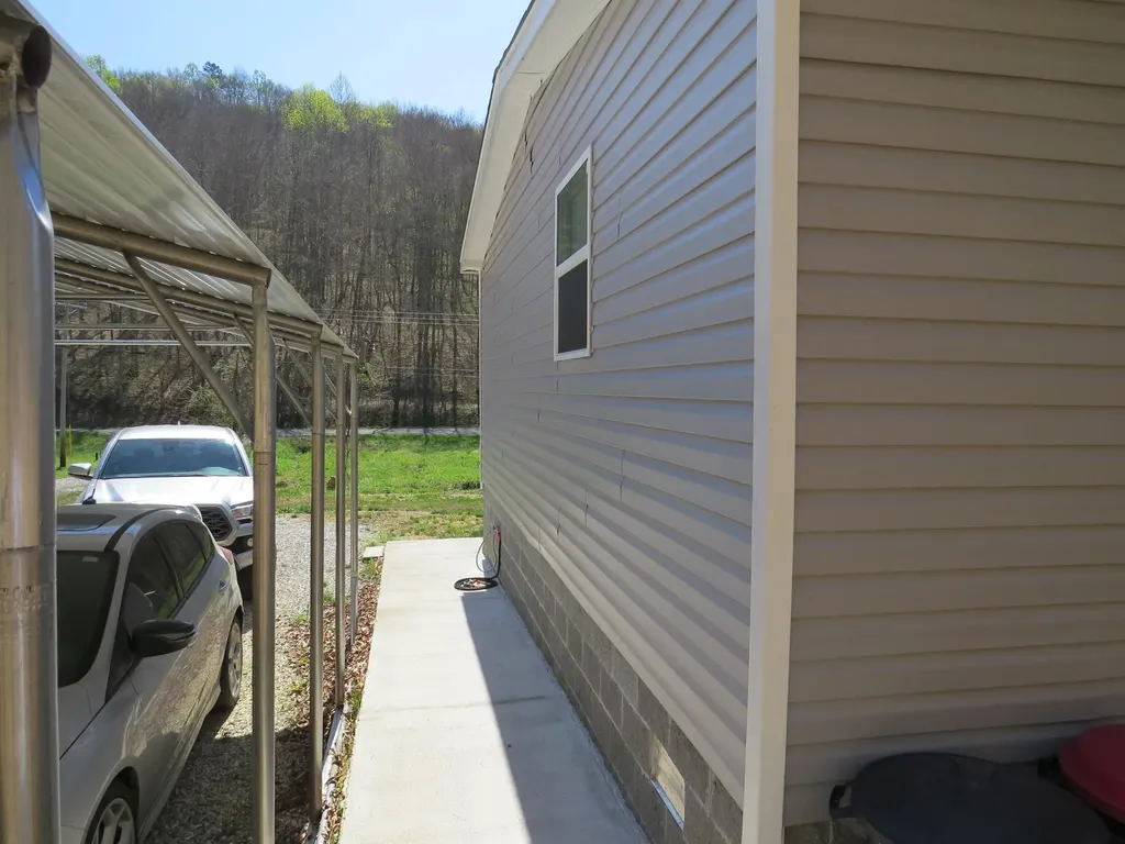 3590 Key 233 Gray KY 40734