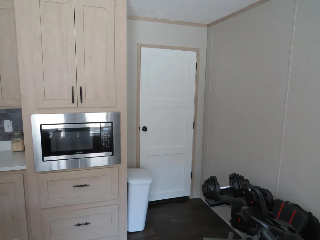 3590 Key 233 Gray KY 40734