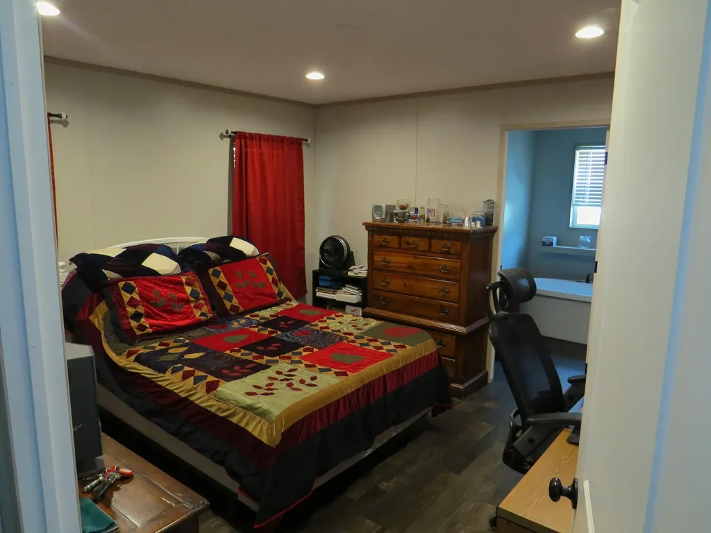 3590 Key 233 Gray KY 40734