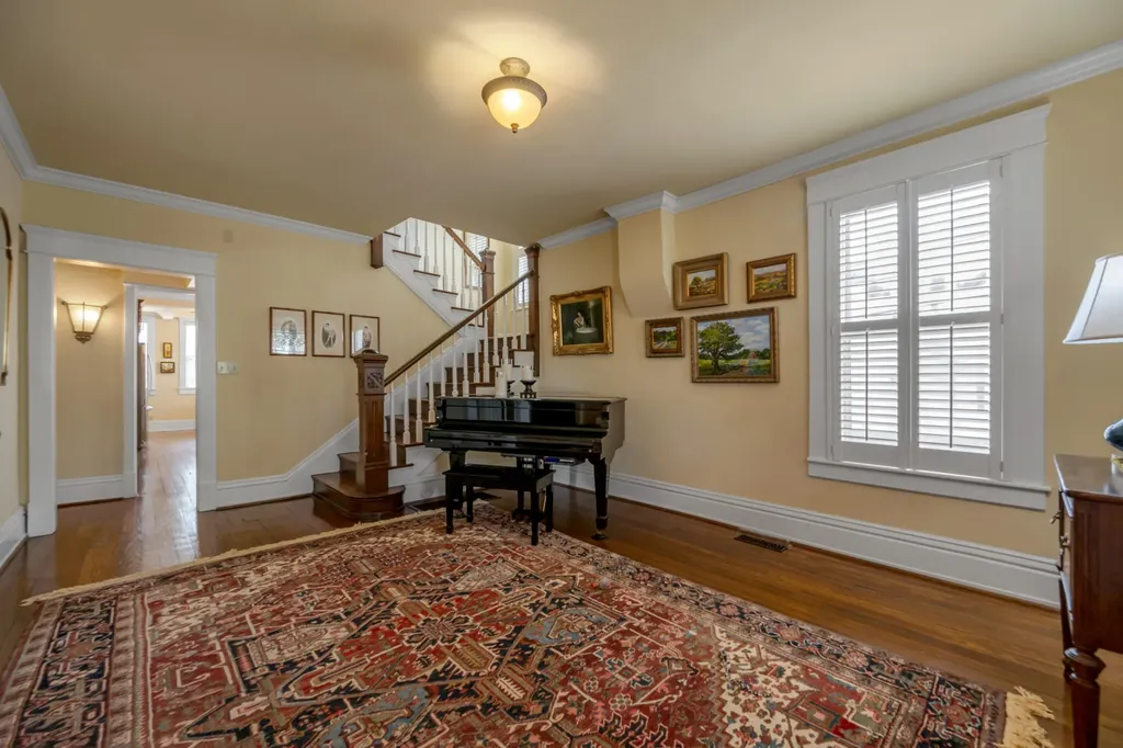 116 Forest Avenue Lexington KY 40508
