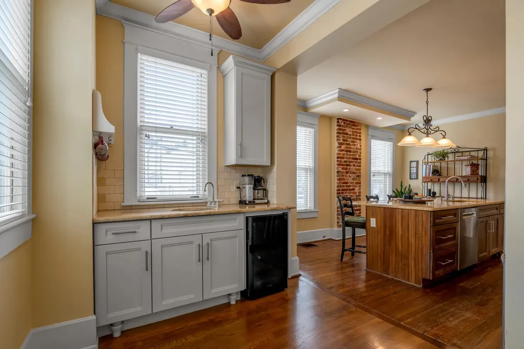 116 Forest Avenue Lexington KY 40508