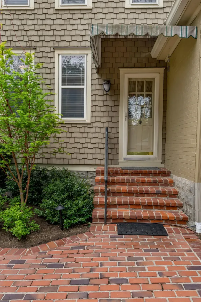 116 Forest Avenue Lexington KY 40508