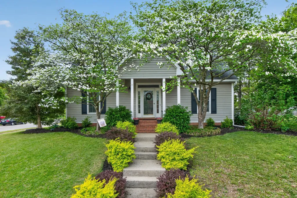 1055 Forest Lake Drive Lexington KY 40515