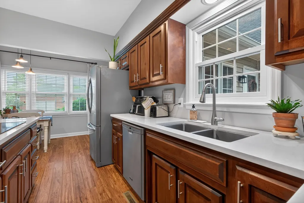 1055 Forest Lake Drive Lexington KY 40515
