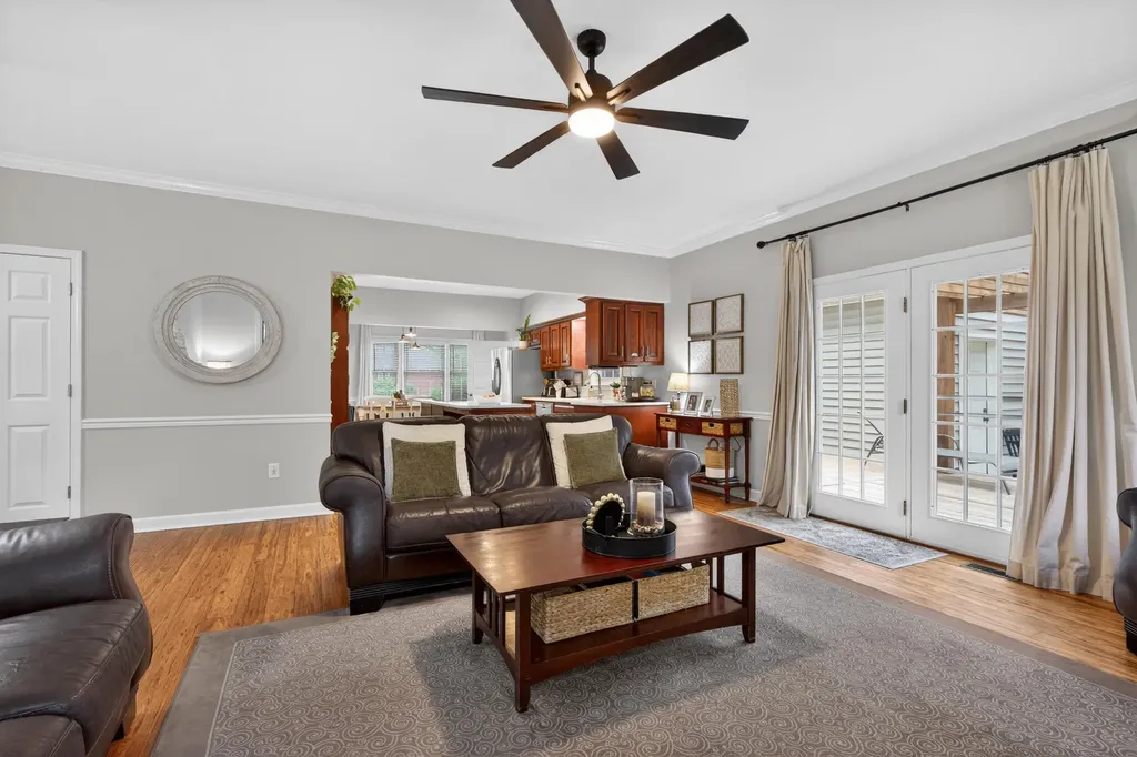 1055 Forest Lake Drive Lexington KY 40515