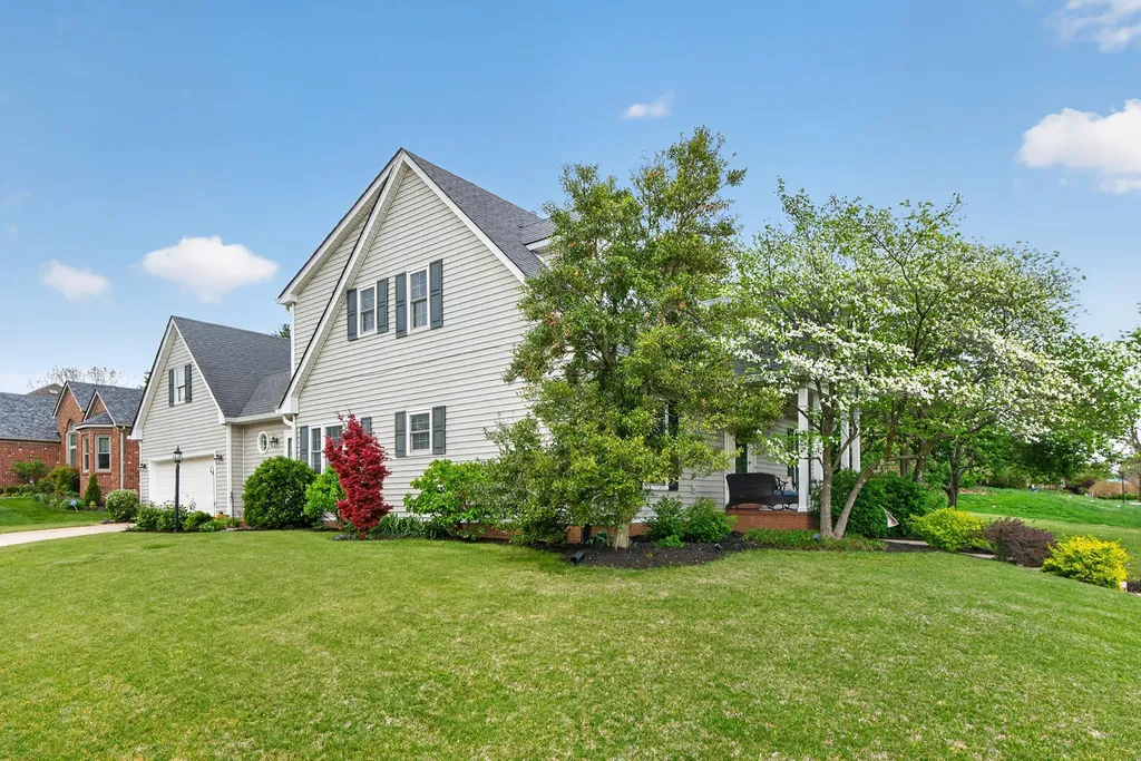 1055 Forest Lake Drive Lexington KY 40515