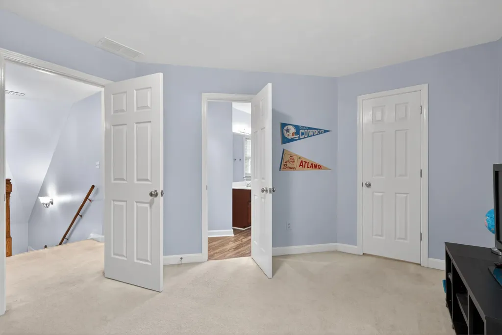 1055 Forest Lake Drive Lexington KY 40515