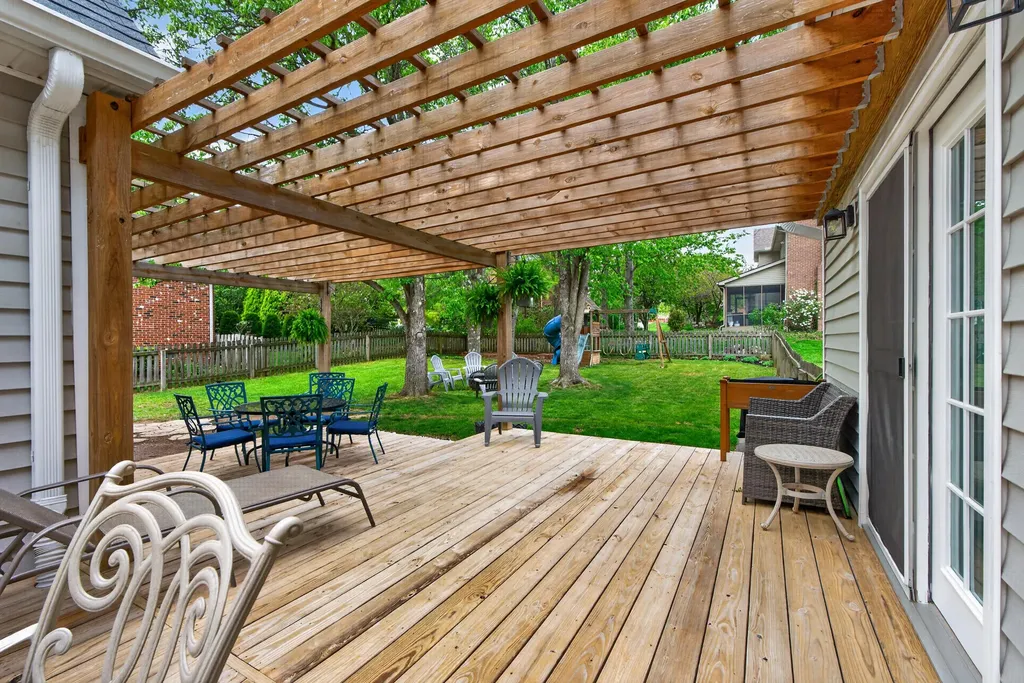 1055 Forest Lake Drive Lexington KY 40515