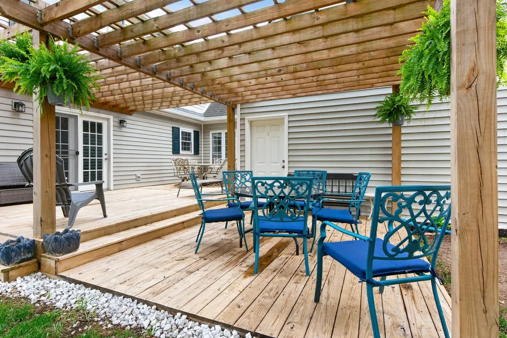 1055 Forest Lake Drive Lexington KY 40515