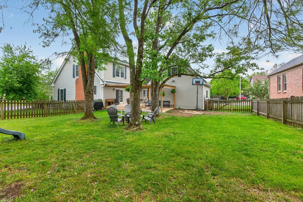 1055 Forest Lake Drive Lexington KY 40515