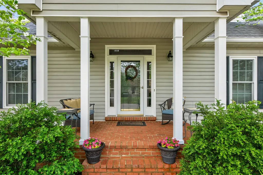 1055 Forest Lake Drive Lexington KY 40515