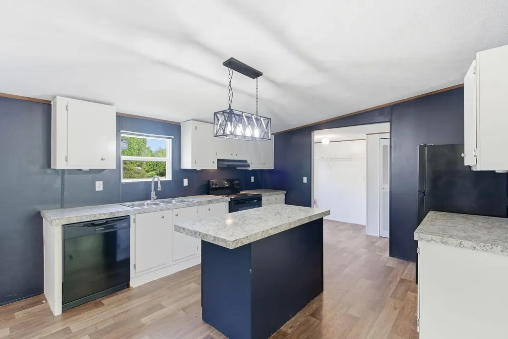 2741 Highway 1955 Mckee KY 40447