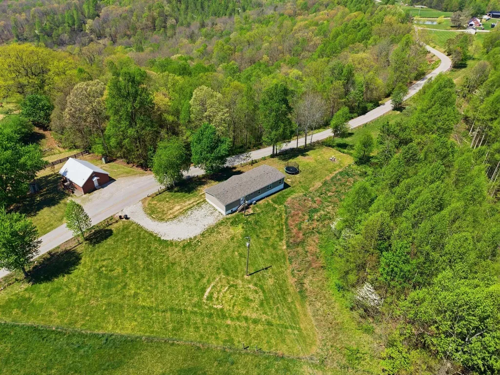 2741 Highway 1955 Mckee KY 40447
