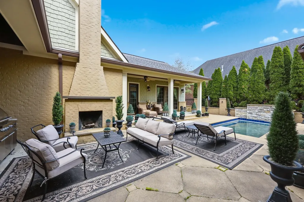 3025 Bobwhite Trail Lexington KY 40509