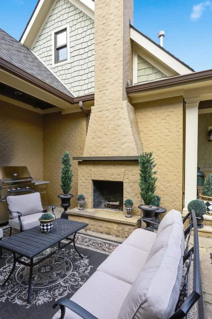 3025 Bobwhite Trail Lexington KY 40509