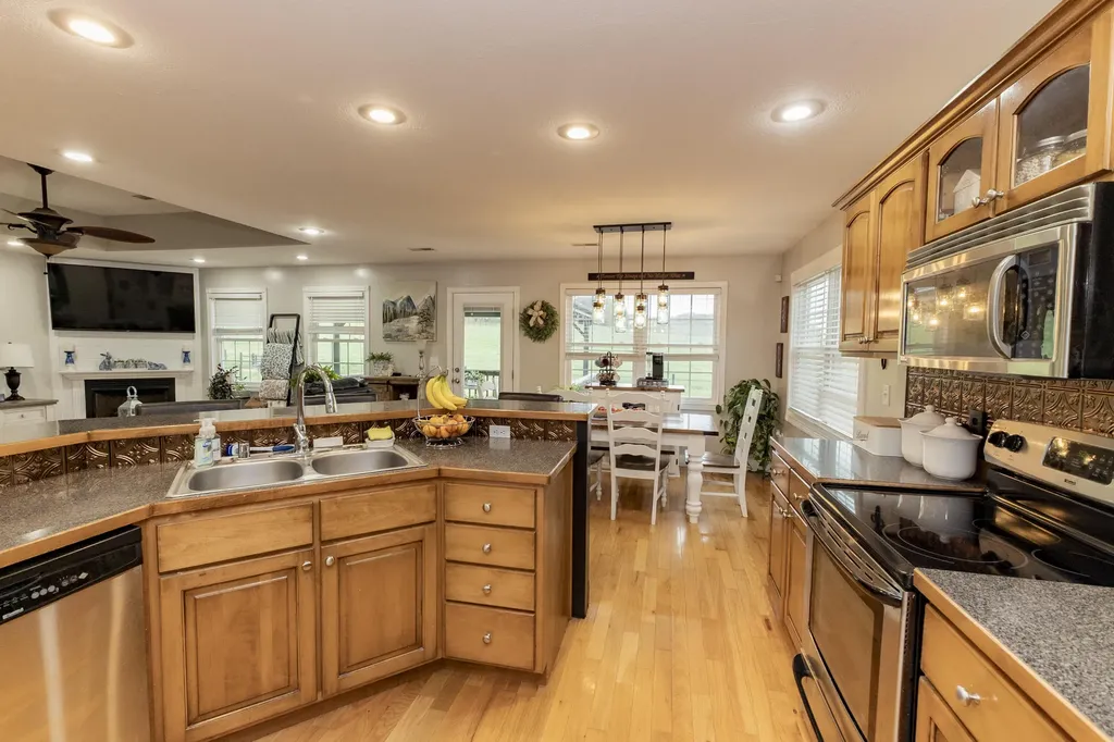 212 Daisy Lane Somerset KY 42503