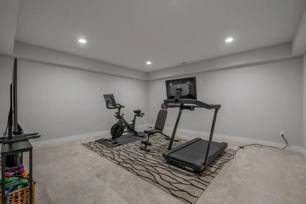 2429 Lorenzo Way Lexington KY 40509