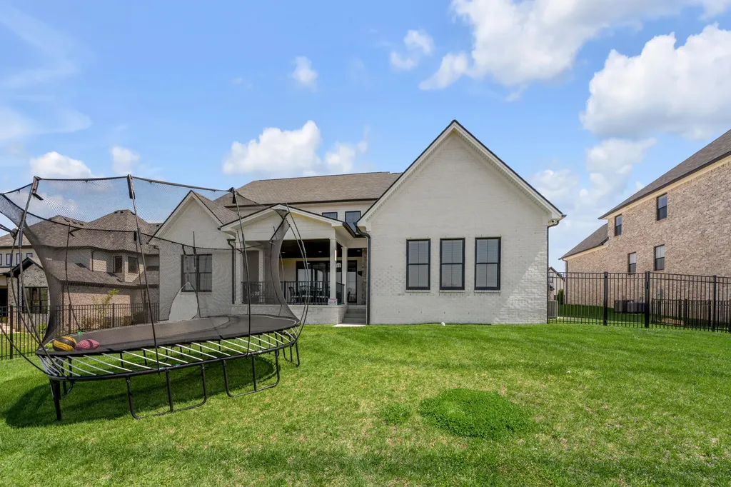 2429 Lorenzo Way Lexington KY 40509