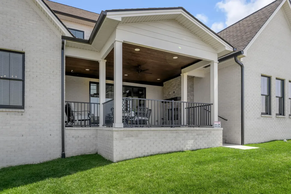 2429 Lorenzo Way Lexington KY 40509