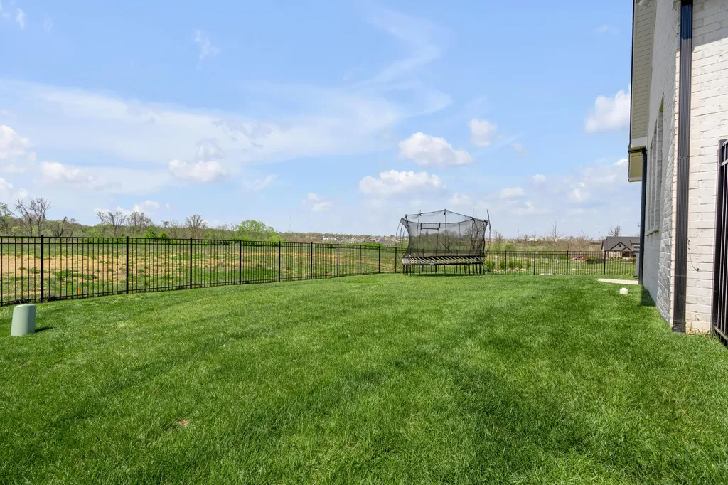 2429 Lorenzo Way Lexington KY 40509