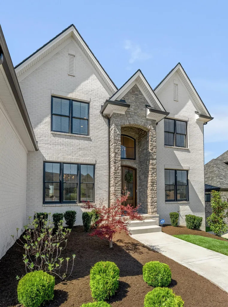 2429 Lorenzo Way Lexington KY 40509