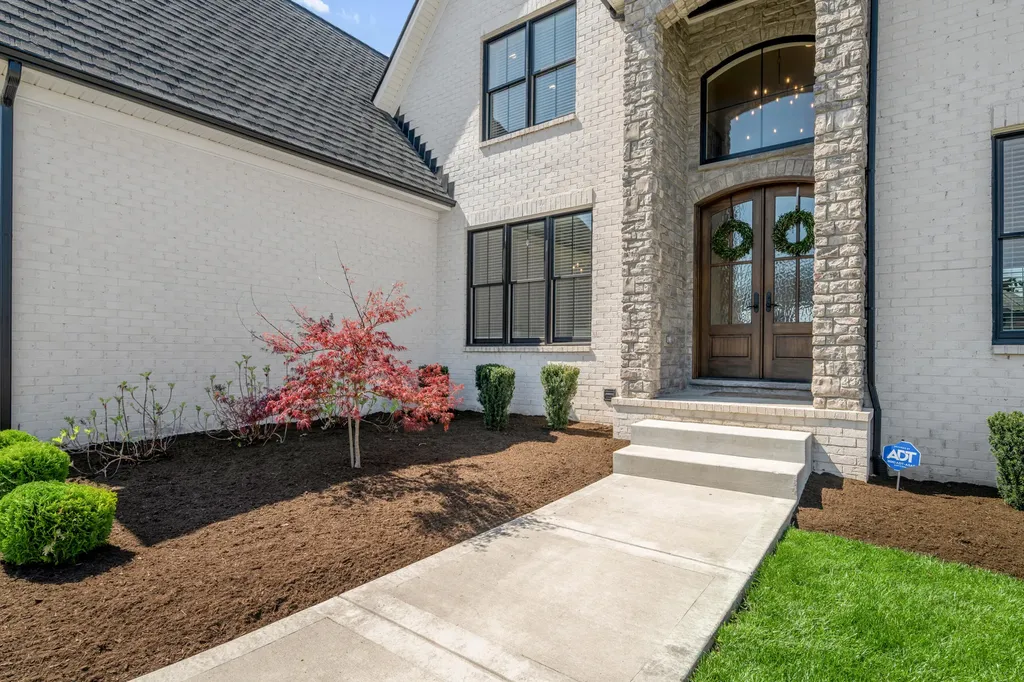 2429 Lorenzo Way Lexington KY 40509