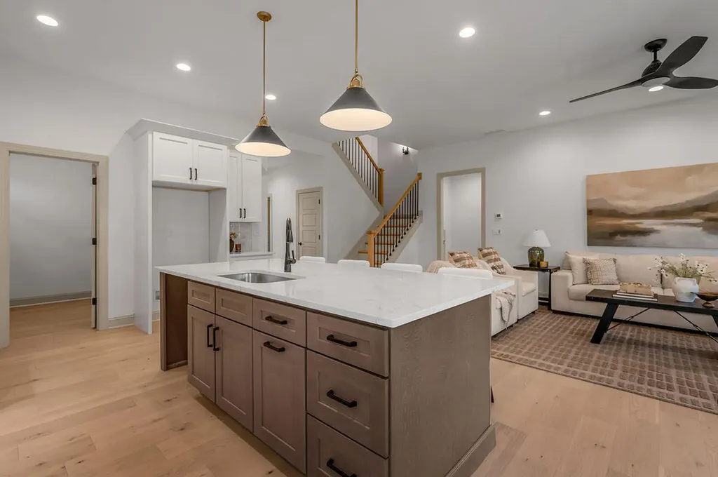4137 Meadowlark Road Lexington KY 40509