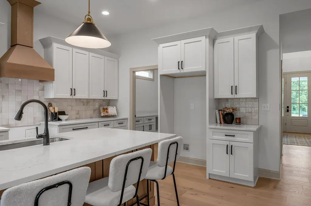 4137 Meadowlark Road Lexington KY 40509
