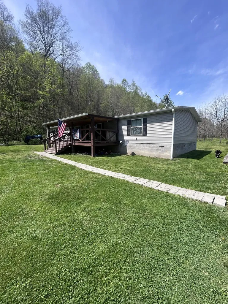 507 Nosco Road Junction City KY 40440
