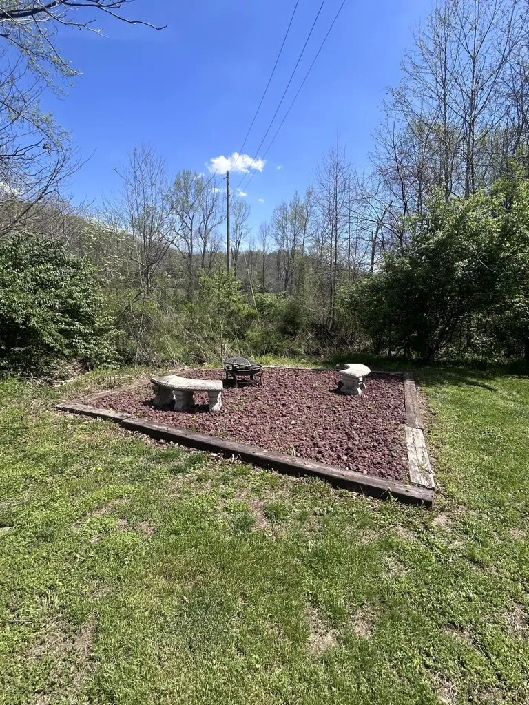 507 Nosco Road Junction City KY 40440
