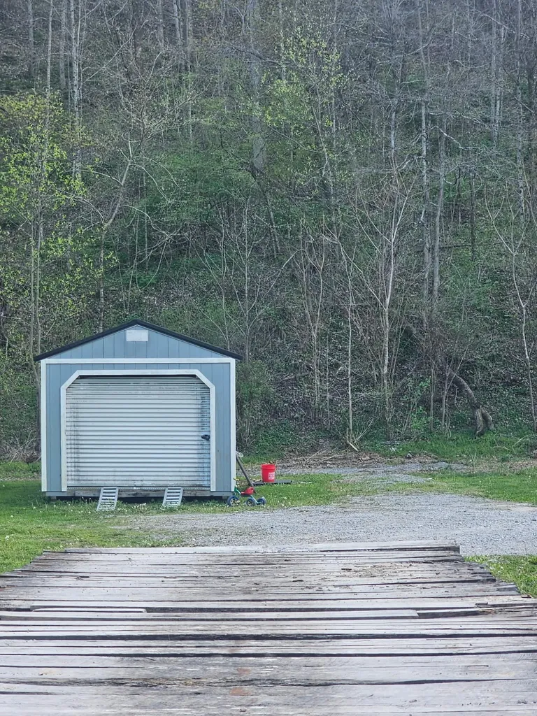 507 Nosco Road Junction City KY 40440