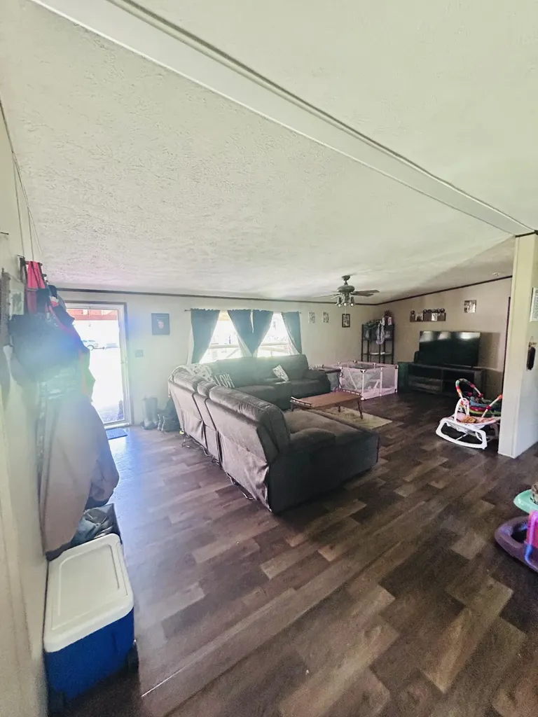 507 Nosco Road Junction City KY 40440