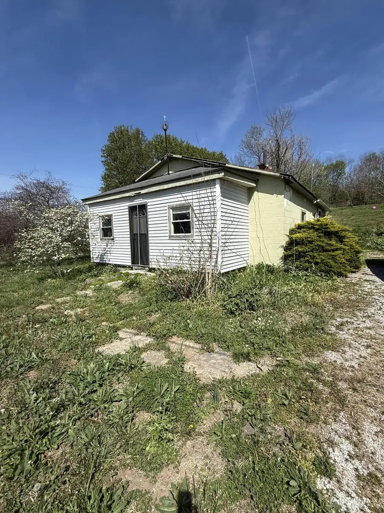 2065 Cartersville Road Paint Lick KY 40461