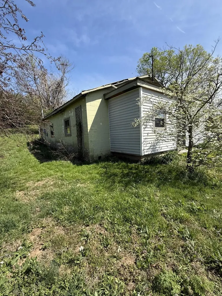 2065 Cartersville Road Paint Lick KY 40461
