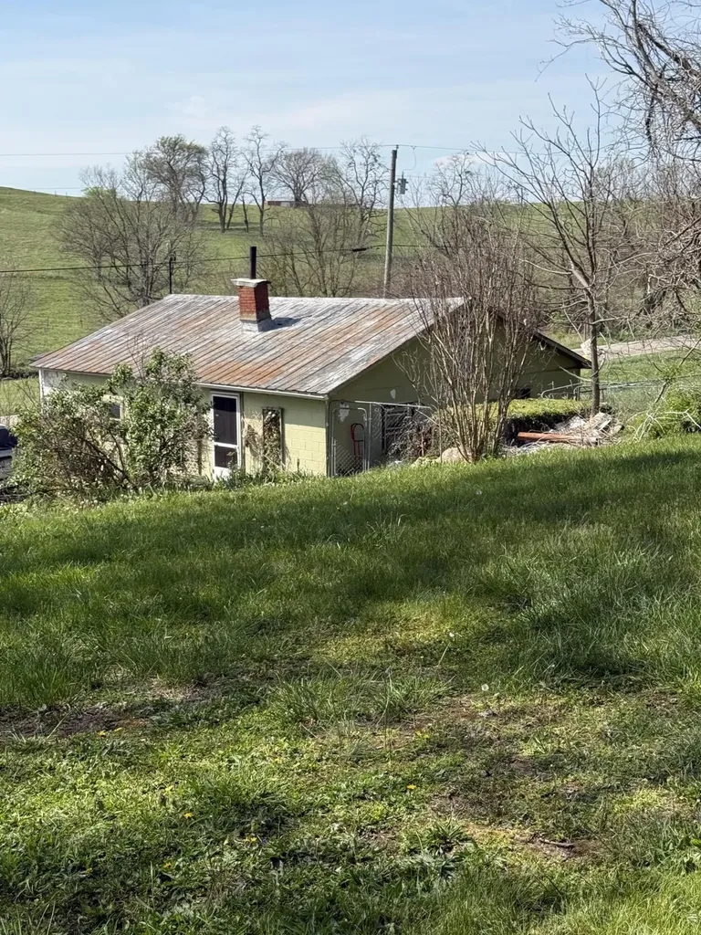 2065 Cartersville Road Paint Lick KY 40461