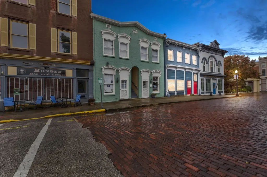 10-12 Court Street Mt Sterling KY 40353