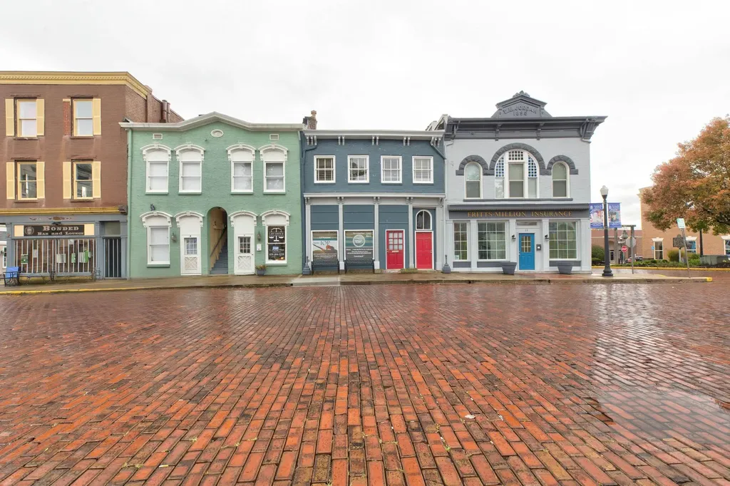 10-12 Court Street Mt Sterling KY 40353