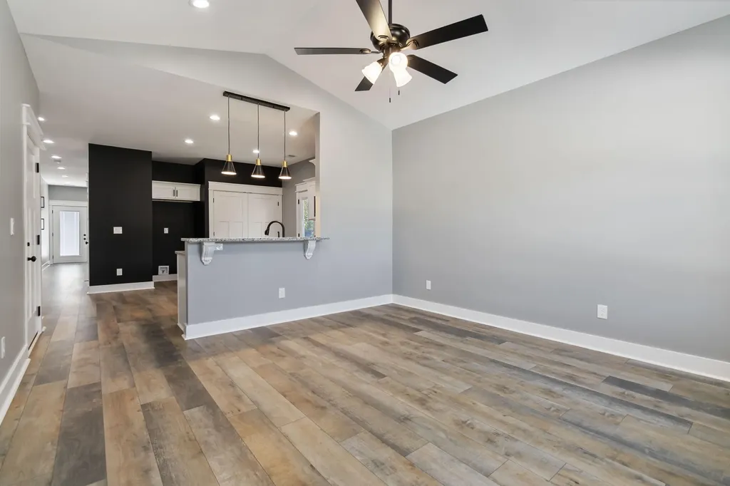 120 Harrods Glen Harrodsburg KY 40330