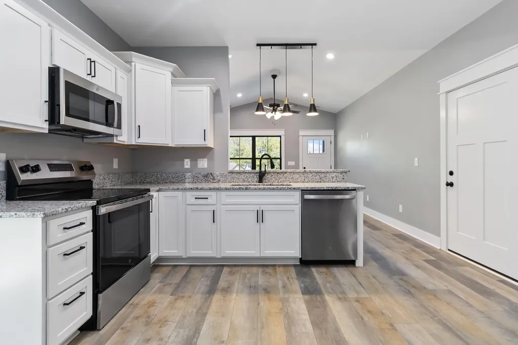 120 Harrods Glen Harrodsburg KY 40330