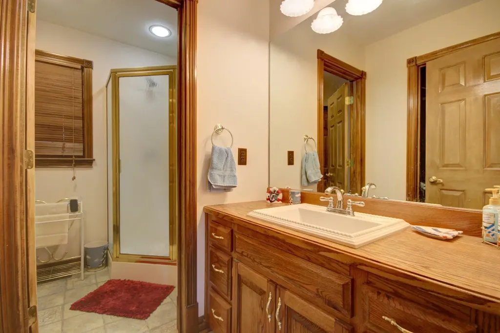 1264 Lake Road London KY 40741