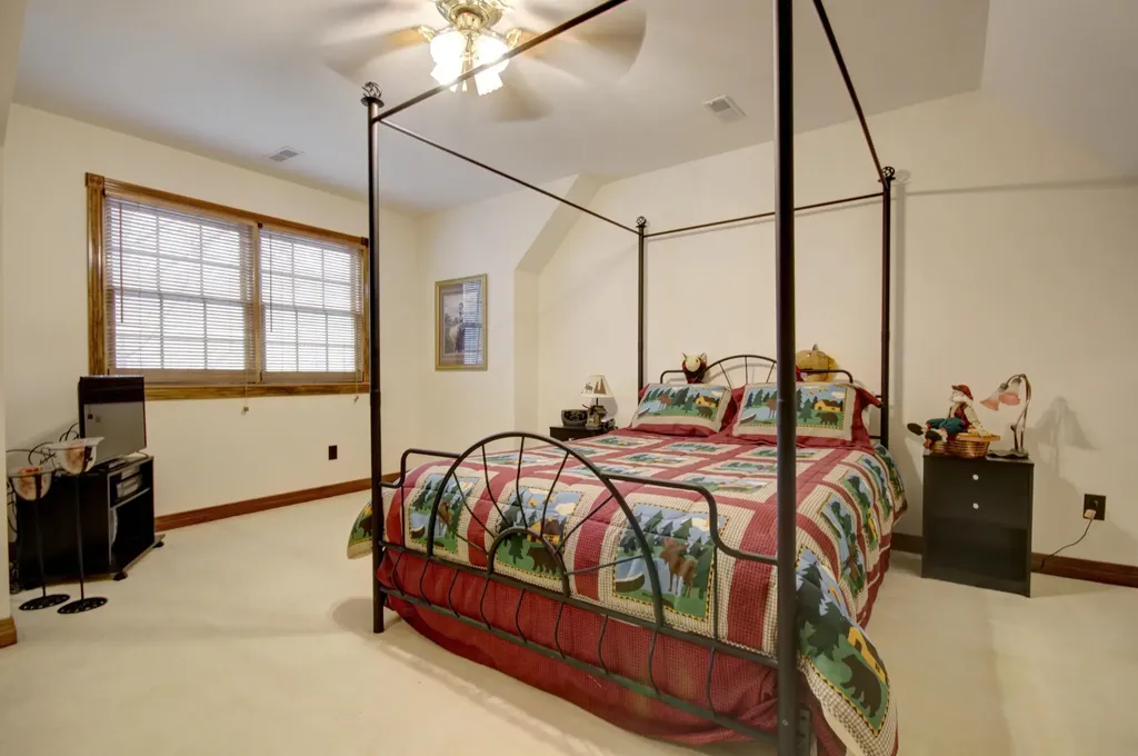 1264 Lake Road London KY 40741