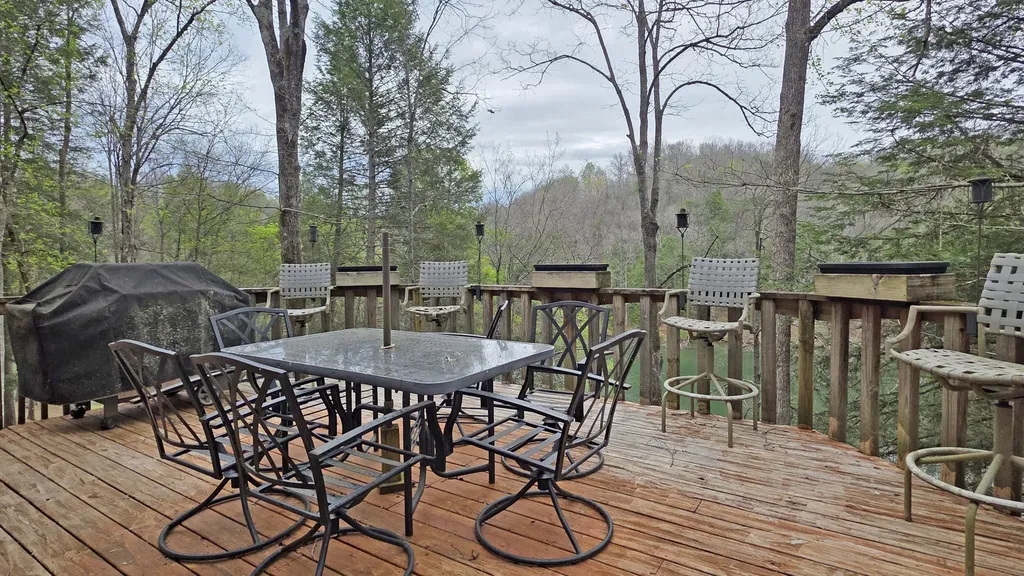 1264 Lake Road London KY 40741