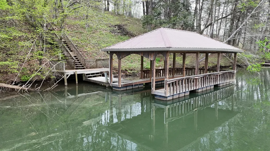 1264 Lake Road London KY 40741